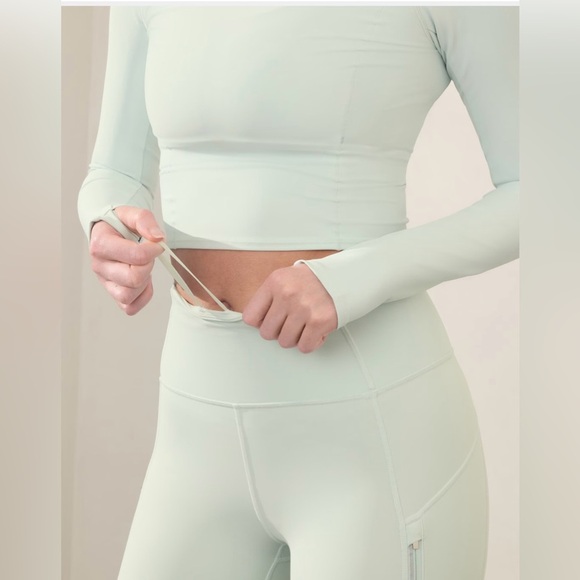 ATHLETA RAINIER HIGH RISE LEGGING - Picture 3 of 4